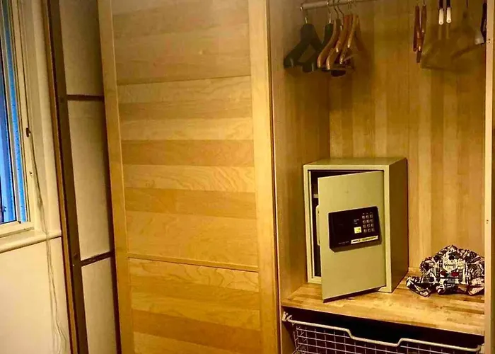 Stylish London Living With Free Parking In Super Host 5 Star Home