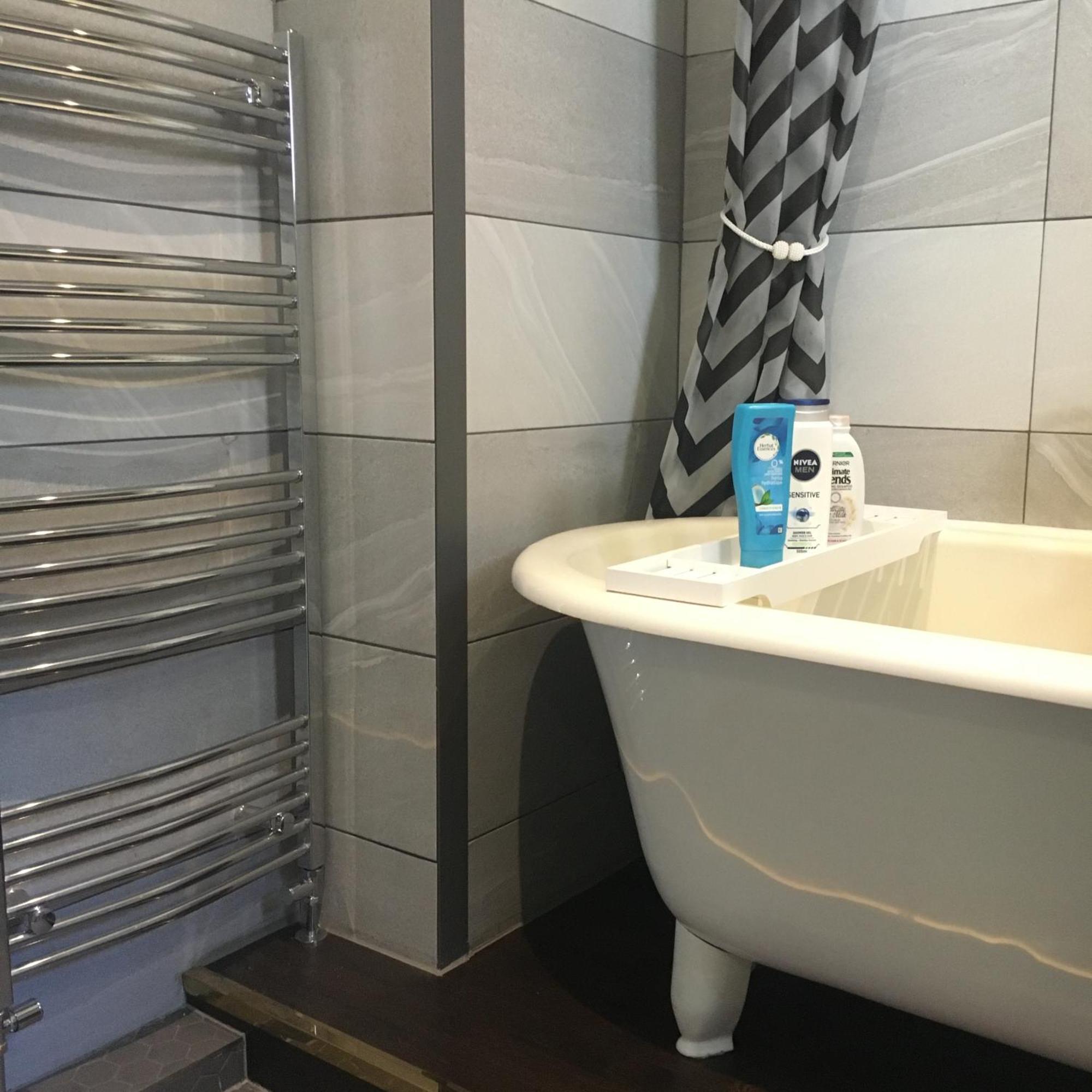 Stylish London Living With Free Parking In Super Host 5 Star Finchley