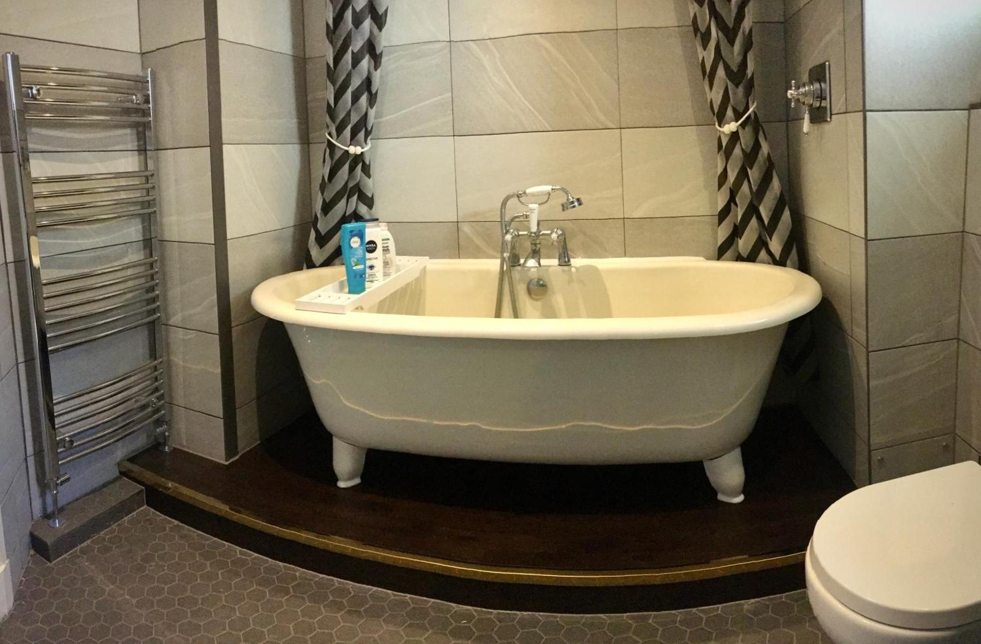 Homestay Stylish London Living With Free Parking In Super Host 5 Star *