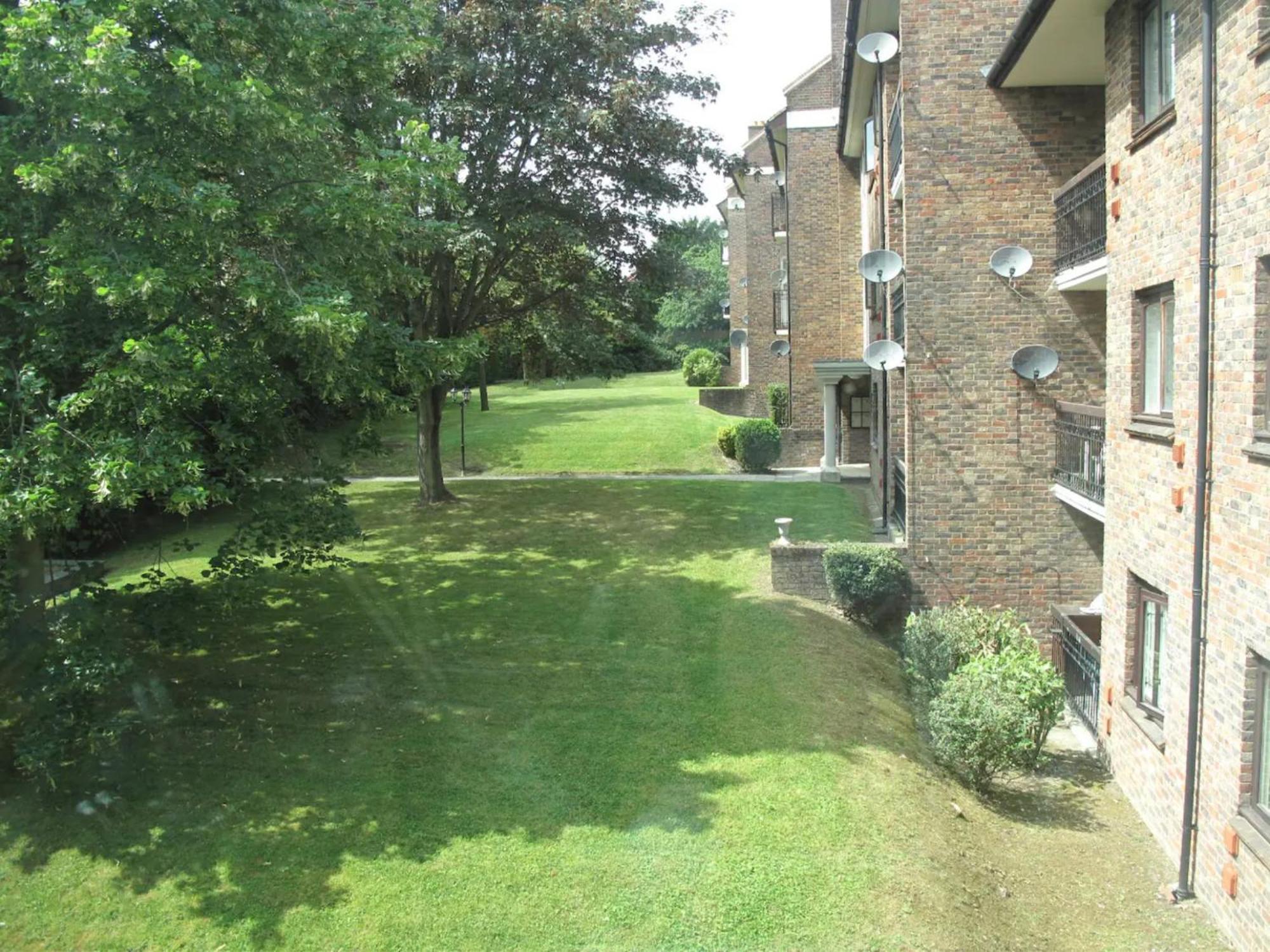 Stylish London Living With Free Parking In Super Host 5 Star Homestay Finchley